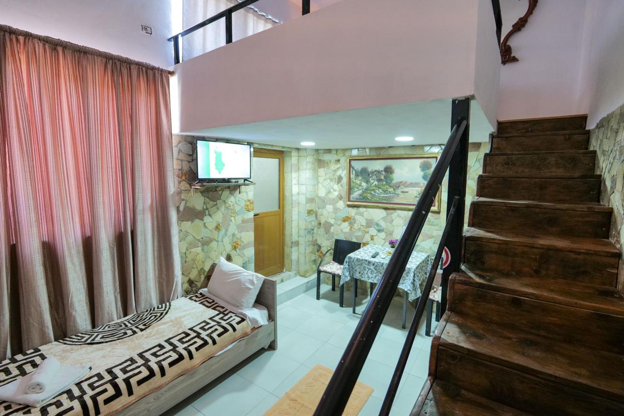 Garden Villa Lake Side&Glamping Ksamil Exterior foto