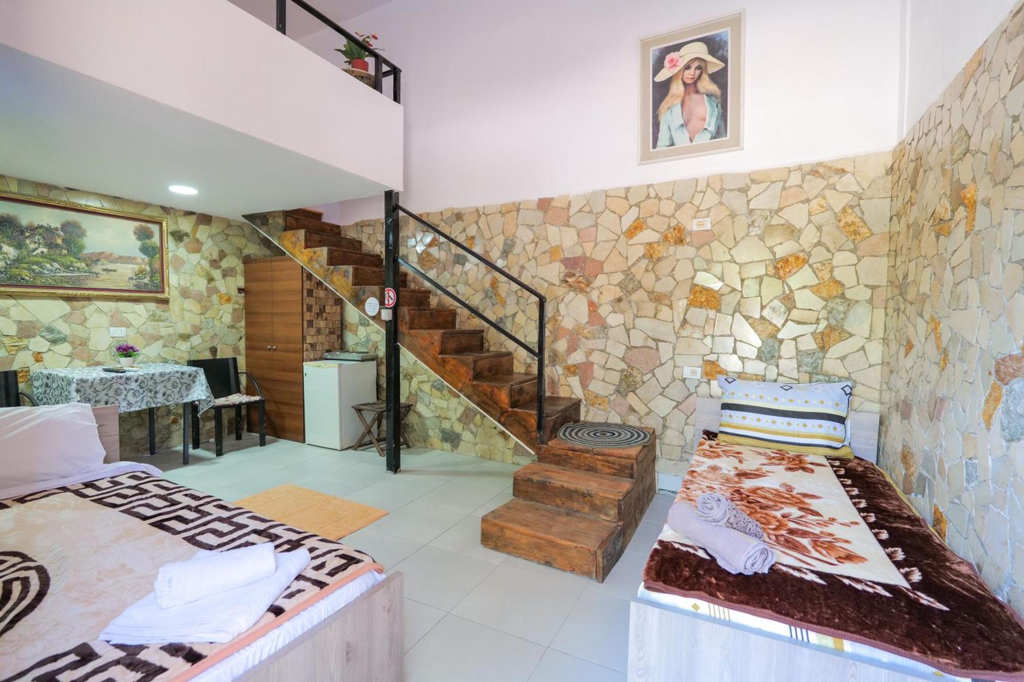 Garden Villa Lake Side&Glamping Ksamil Exterior foto