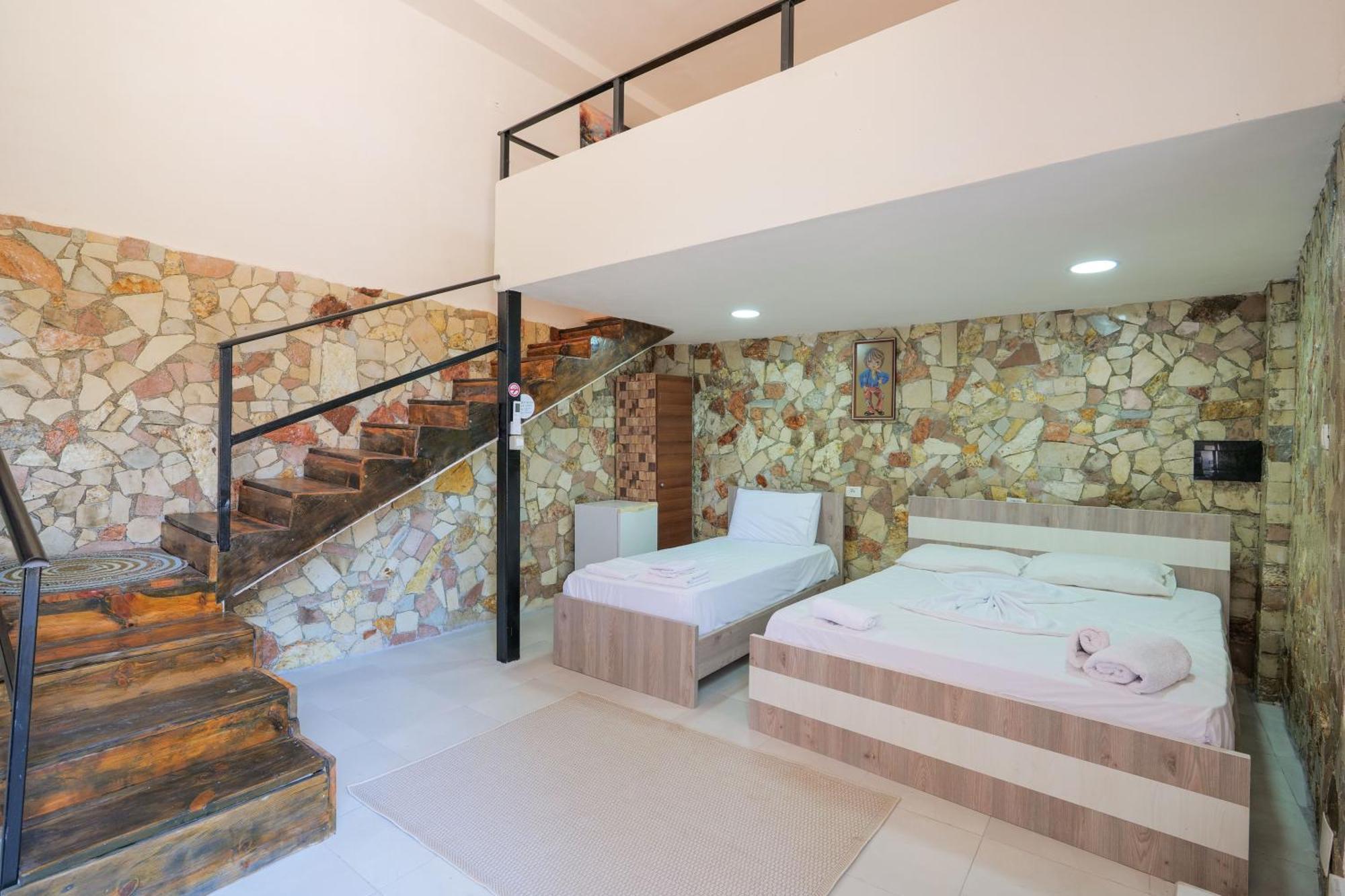Garden Villa Lake Side&Glamping Ksamil Exterior foto