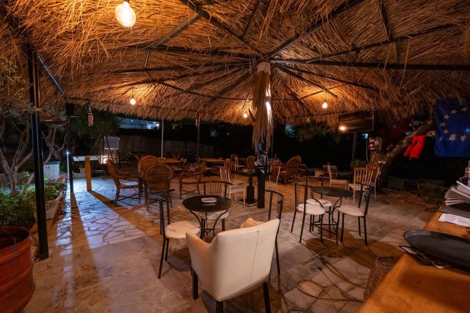 Garden Villa Lake Side&Glamping Ksamil Exterior foto