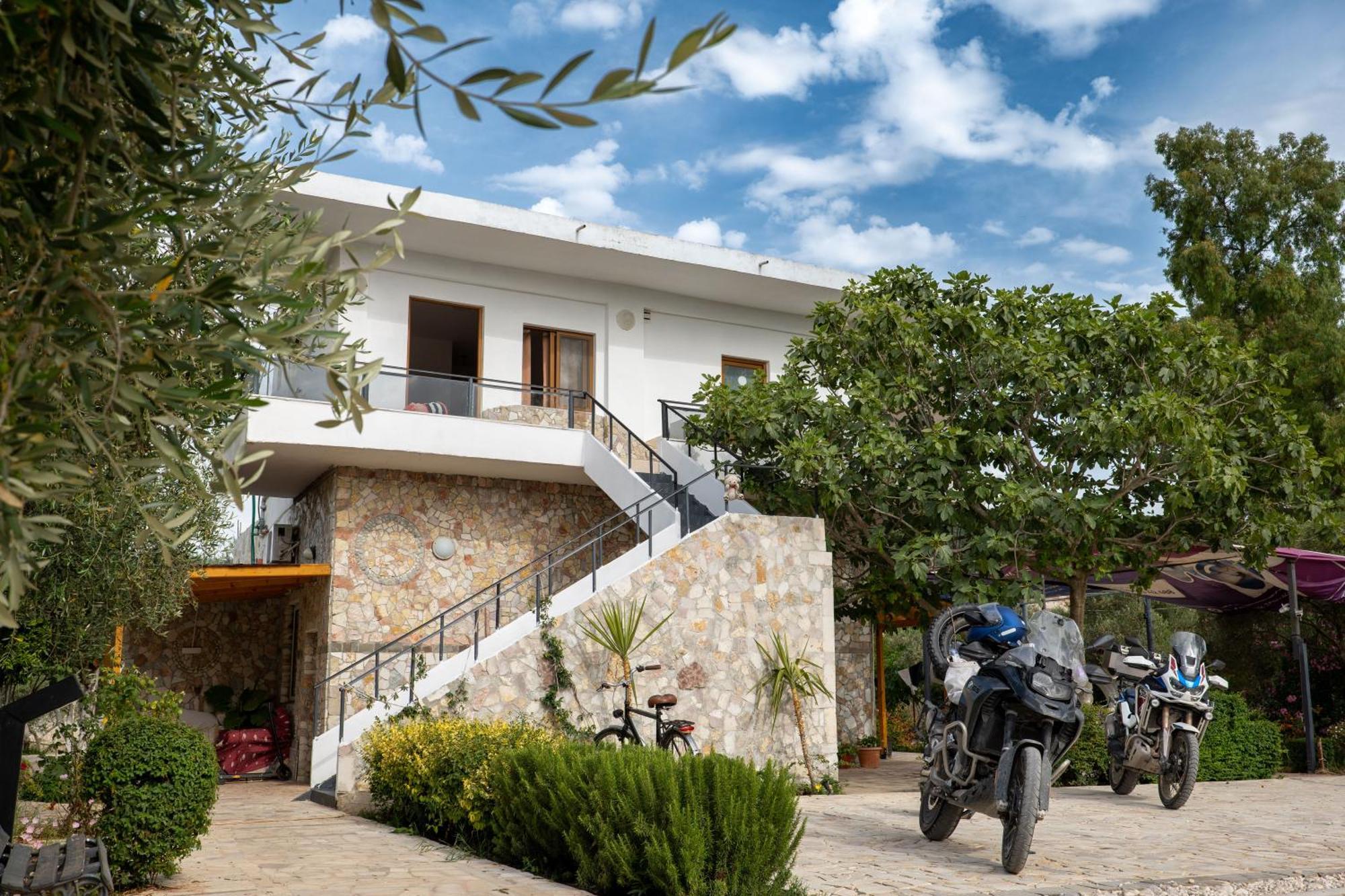 Garden Villa Lake Side&Glamping Ksamil Exterior foto