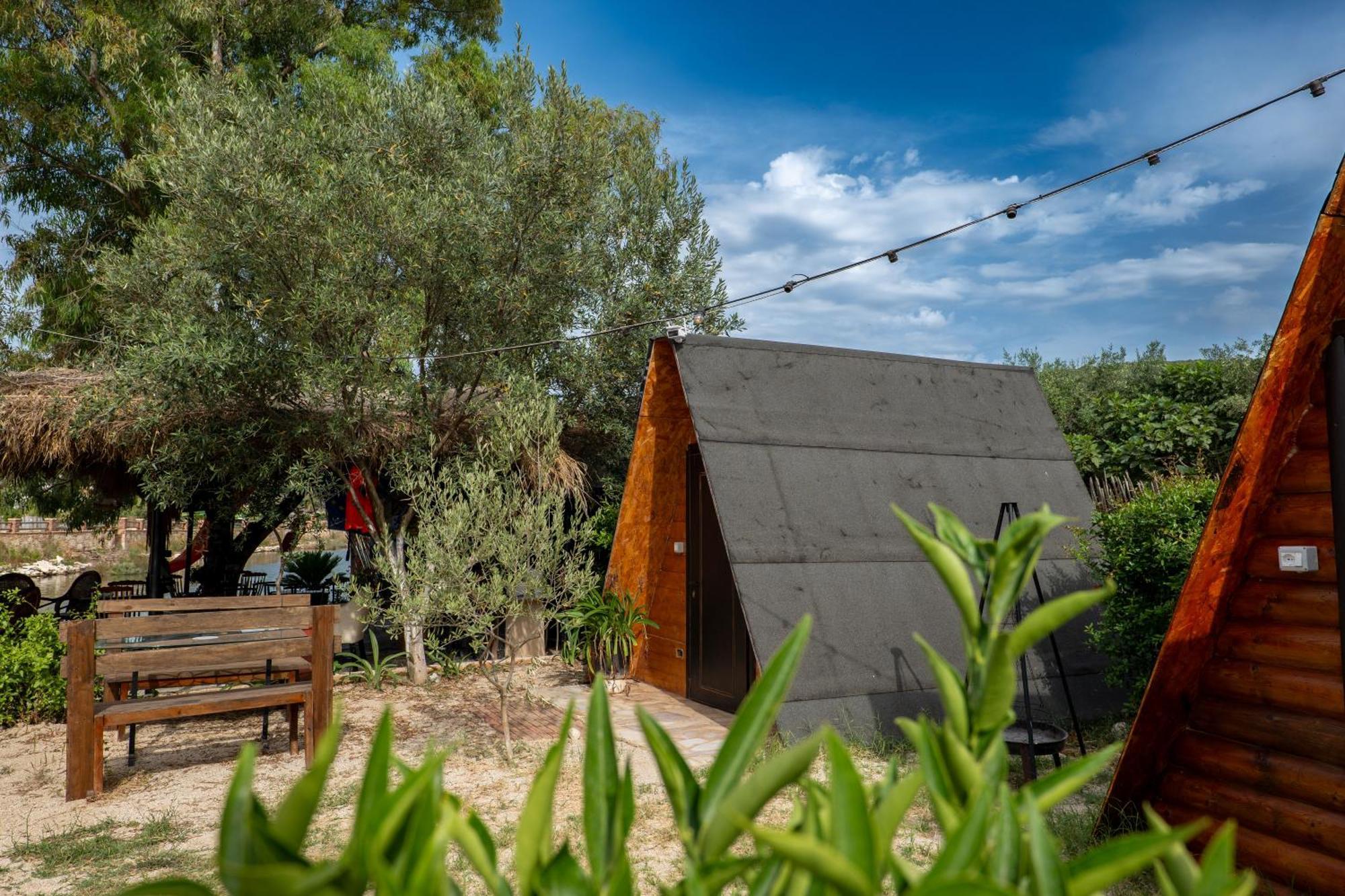 Garden Villa Lake Side&Glamping Ksamil Exterior foto